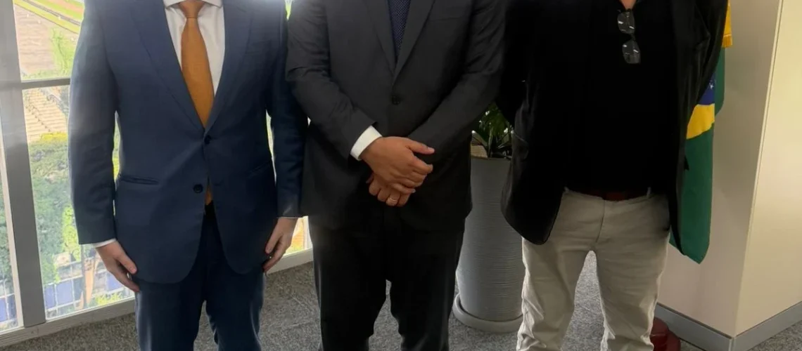 Presidente do SINEPE-PI, Leonardo Airton, em agenda institucional em Brasília, em diálogo com representantes nacionais e autoridades, fortalecendo a atuação da educação privada.